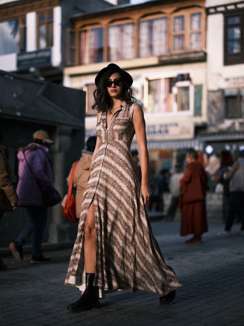 Collared Button-Down Flared Long Dress — Viscose Print